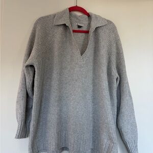 American Eagle Outfitters Light Gray V-Neck Sweater